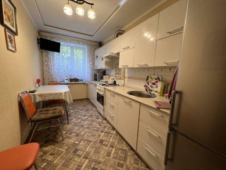 2-комн квартира Теплосерная ул, 123А