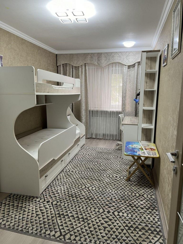 3-комн квартира Егоршина ул, 4