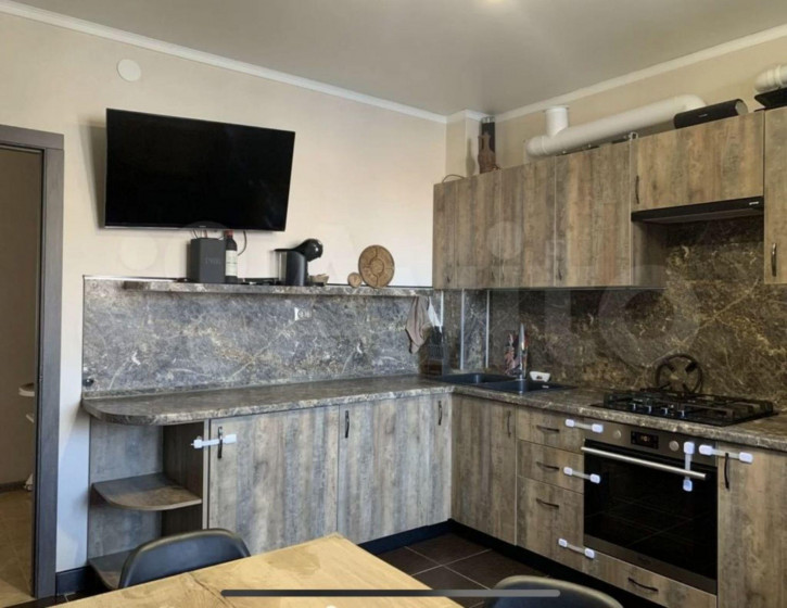 2-комн квартира Шмидта ул, 72/1