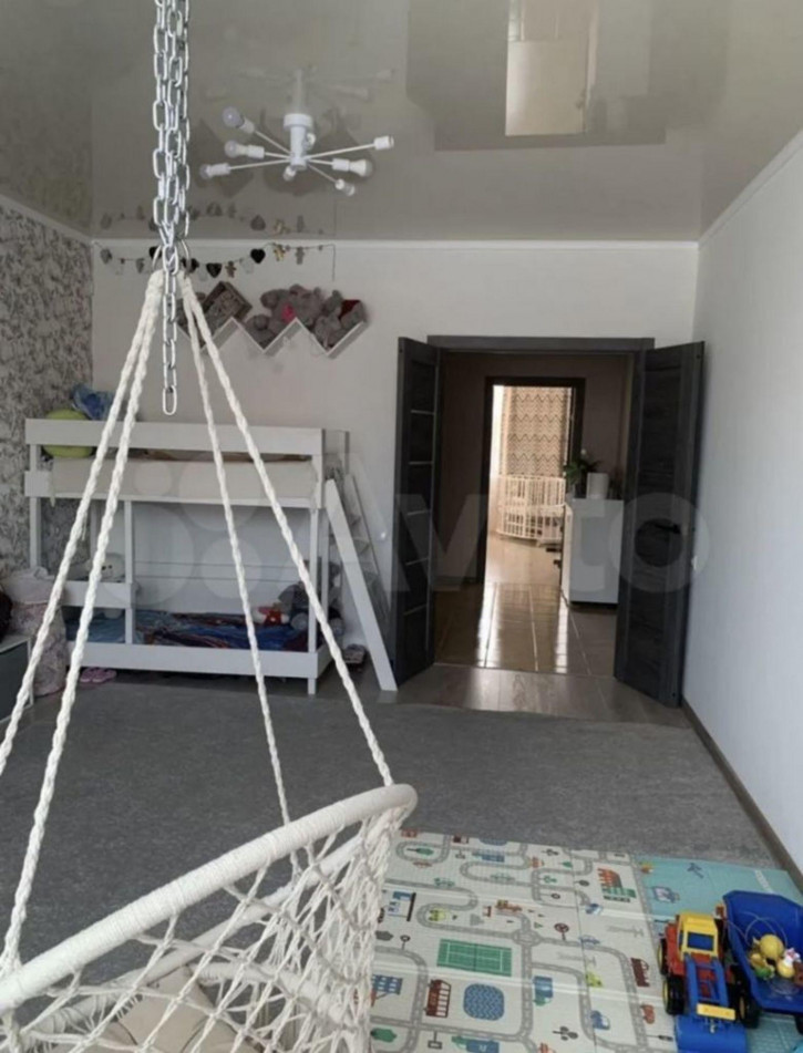 2-комн квартира Шмидта ул, 72/1