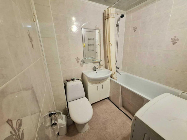 1-комн квартира Крайнего ул, 4