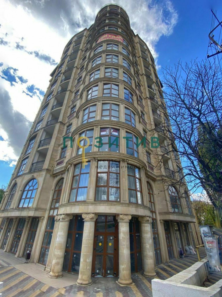 2-комн квартира Крайнего ул, 49