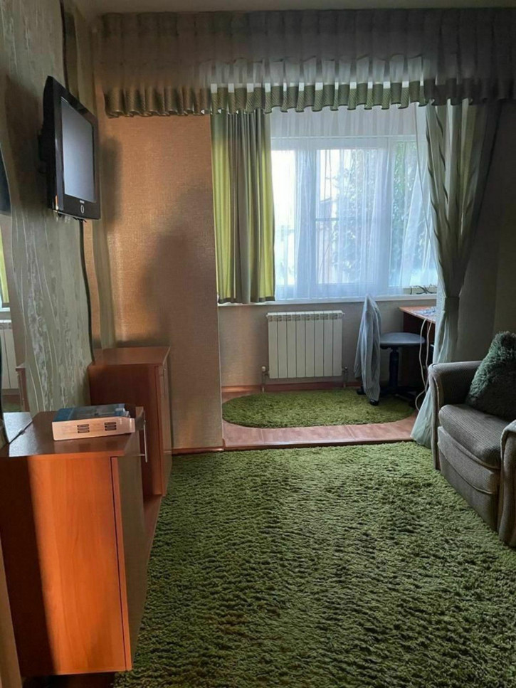 3-комн квартира Бутырина ул, 3