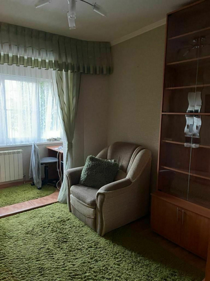 3-комн квартира Бутырина ул, 3
