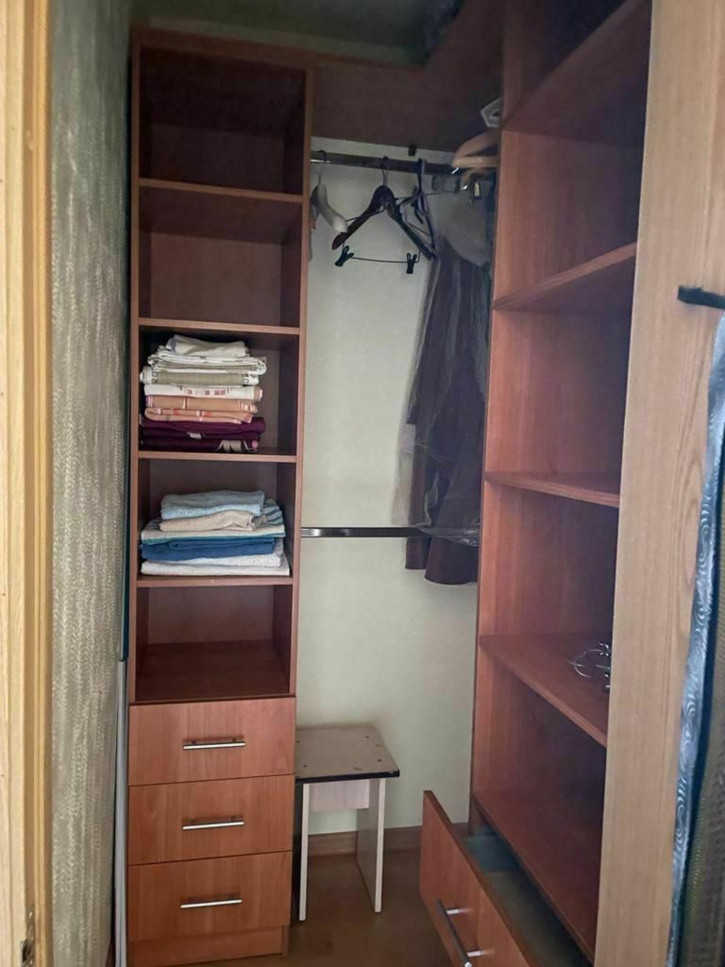 3-комн квартира Бутырина ул, 3
