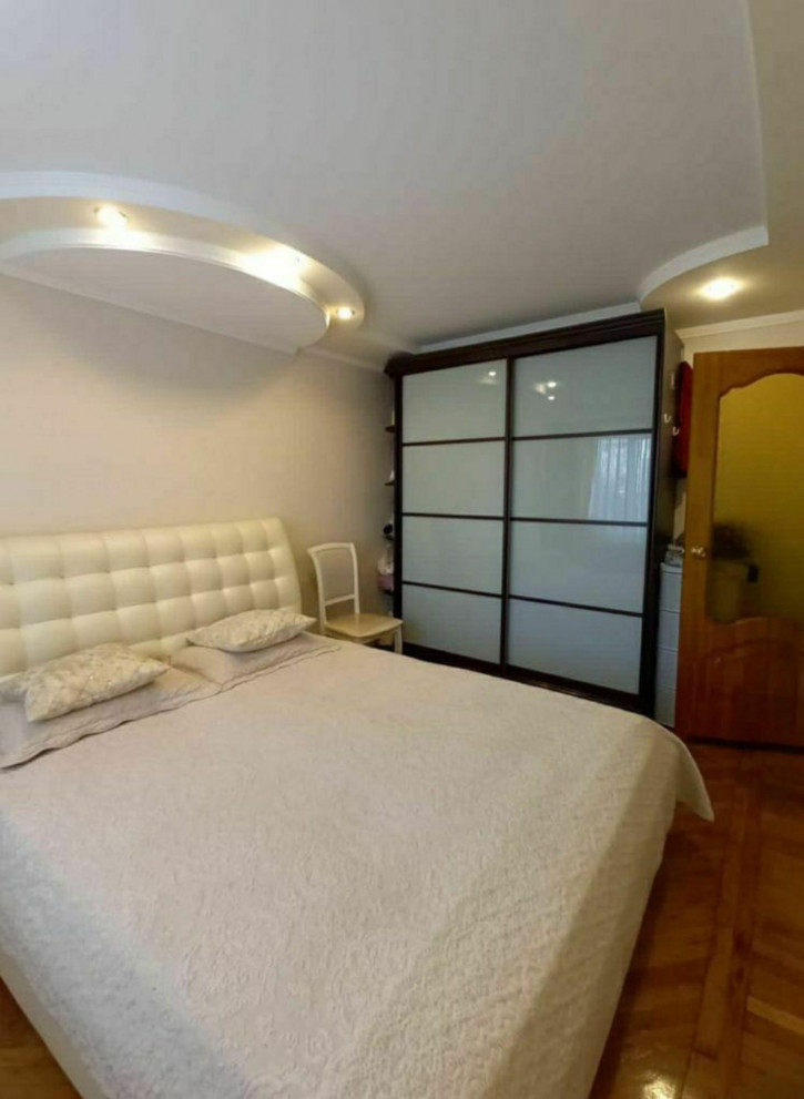 3-комн квартира Кучуры ул, 18