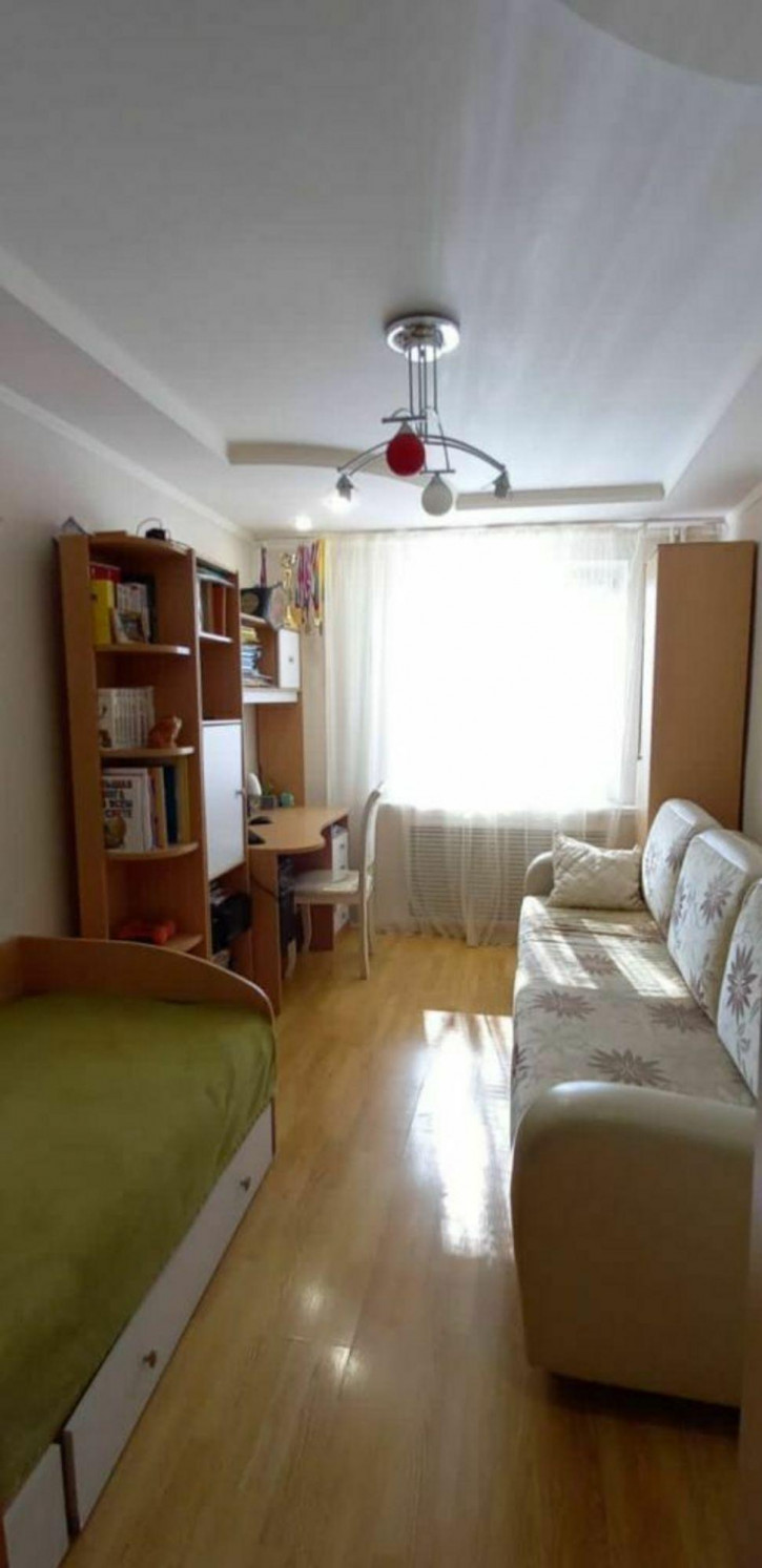 3-комн квартира Кучуры ул, 18