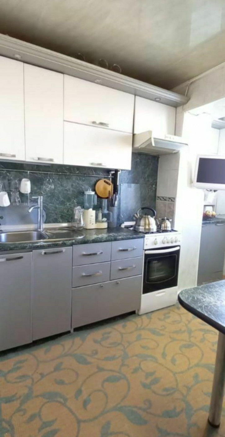 3-комн квартира Кучуры ул, 18