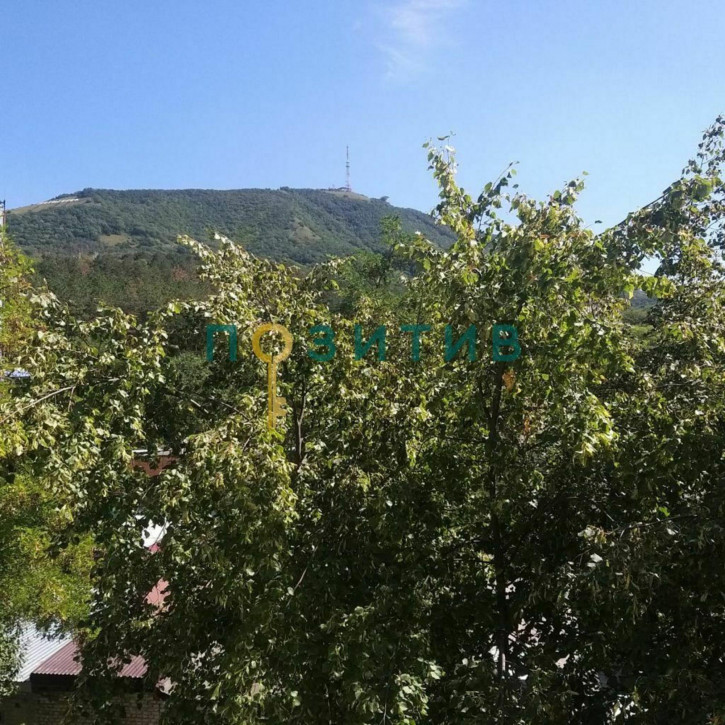 4-комн квартира Крайнего ул, 4