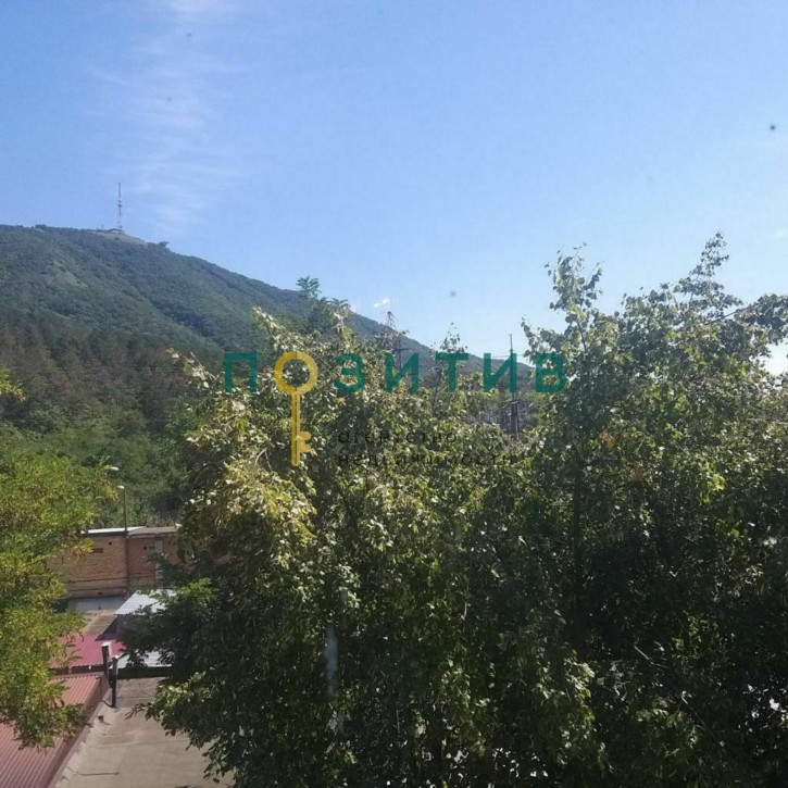 4-комн квартира Крайнего ул, 4