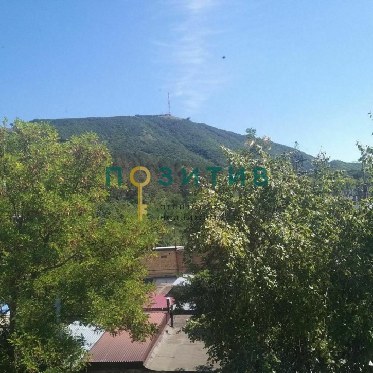 4-комн квартира Крайнего ул, 4