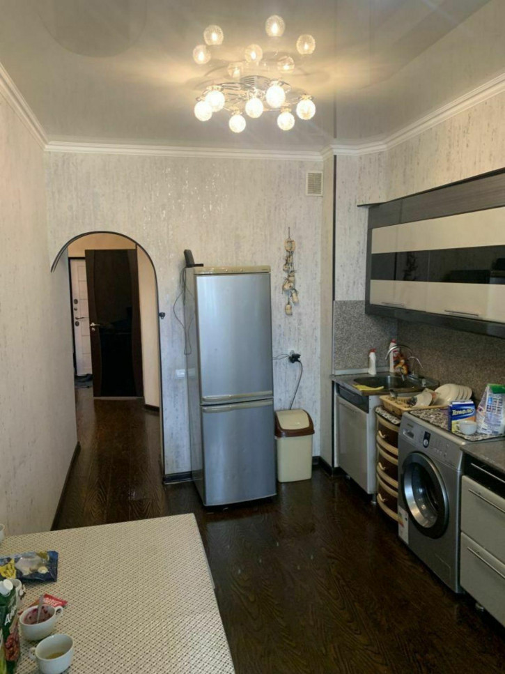 2-комн квартира Булгакова ул, 3