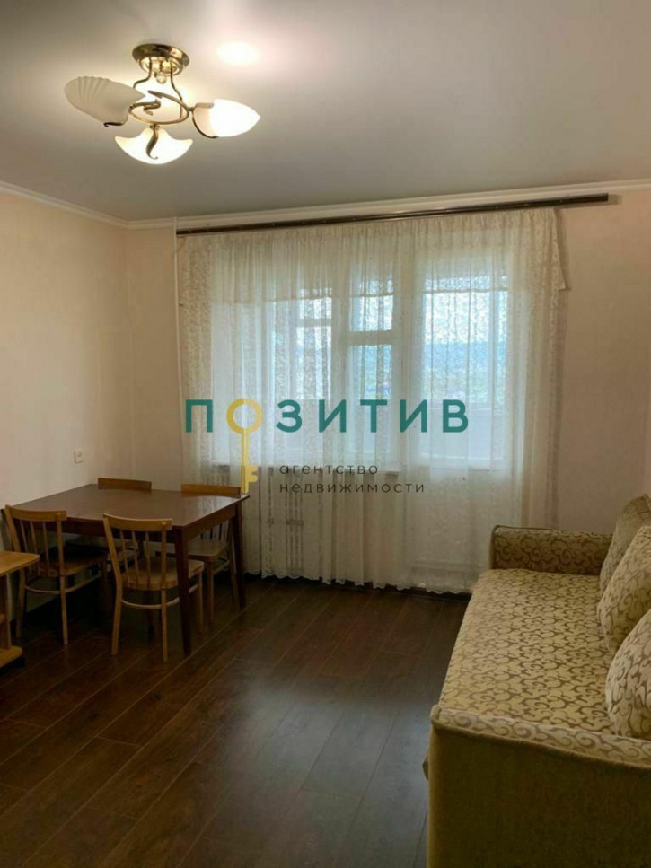 2-комн квартира Бутырина ул, 3