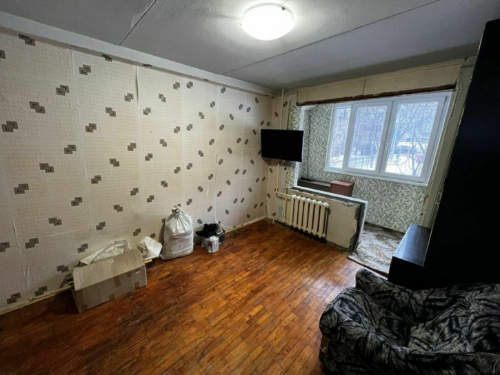 2-комн квартира 40 лет Октября пр-кт, 21