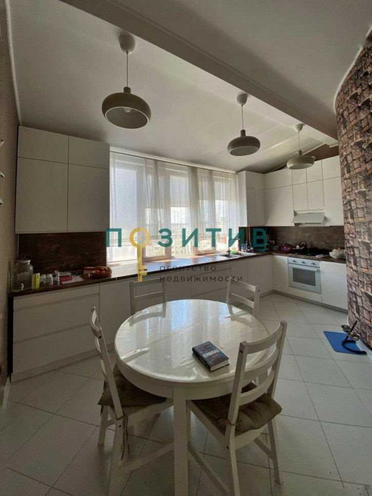 2-комн квартира Нежнова ул, 52