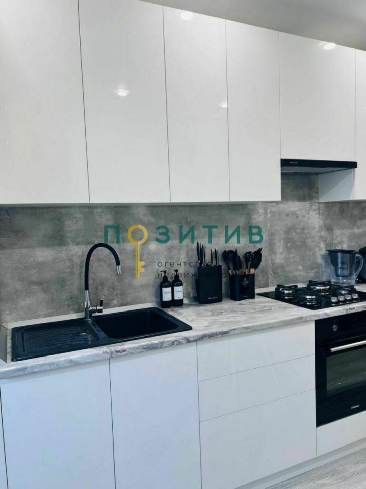 1-комн квартира Кленовая ул, 8