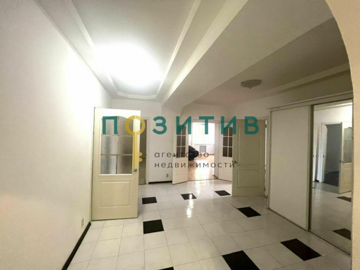 3-комн квартира Новопятигорская ул, 8