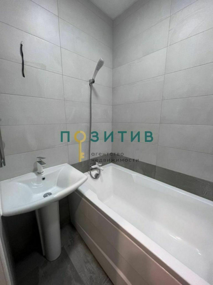 1-комн квартира Кленовая ул, 3