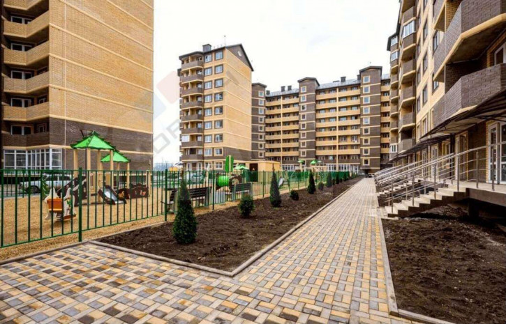 2-комн квартира в новом доме Лётчика Позднякова ул