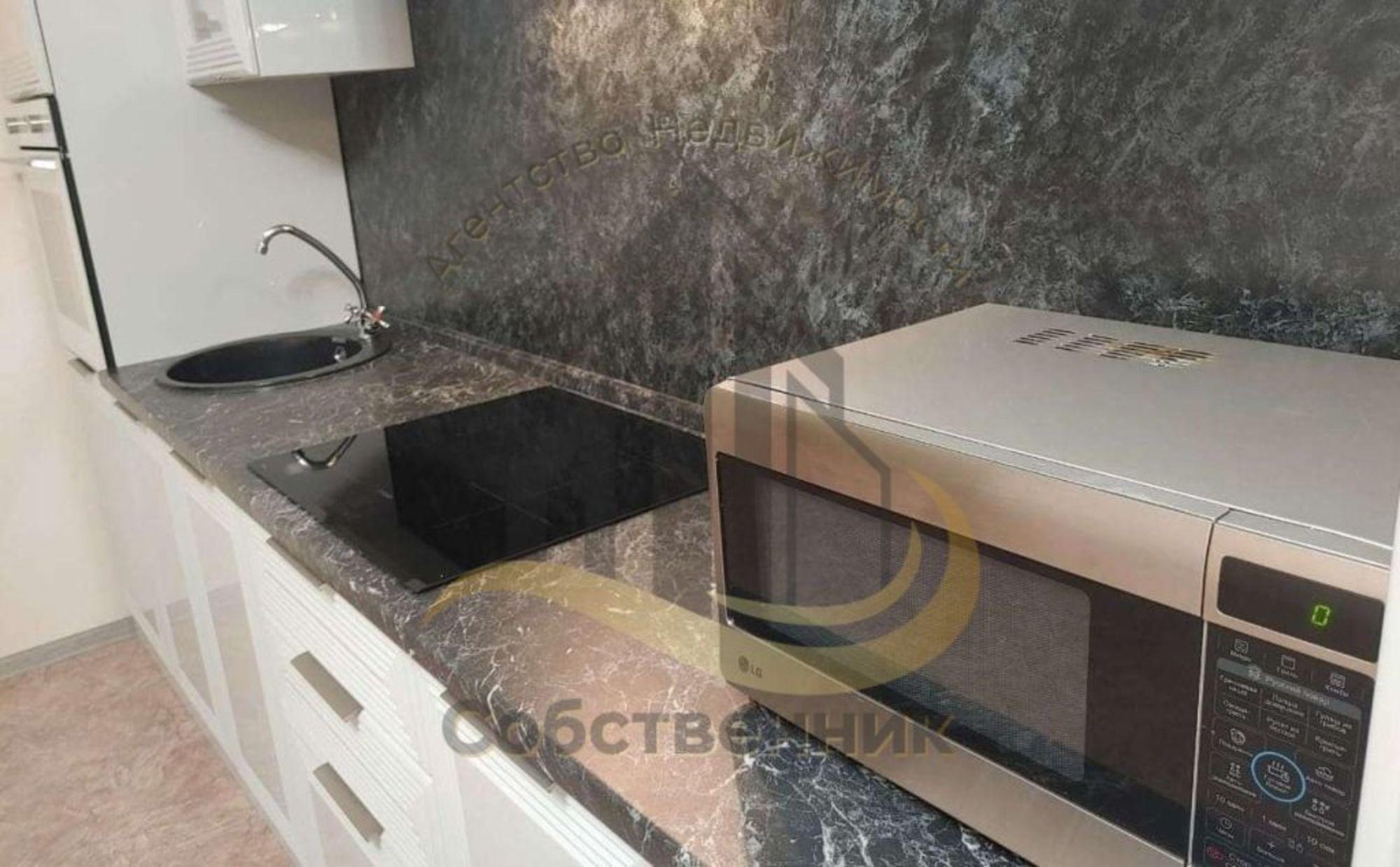 Сдать квартиру за 43 000 рублей на 9 Января ул, 68к3