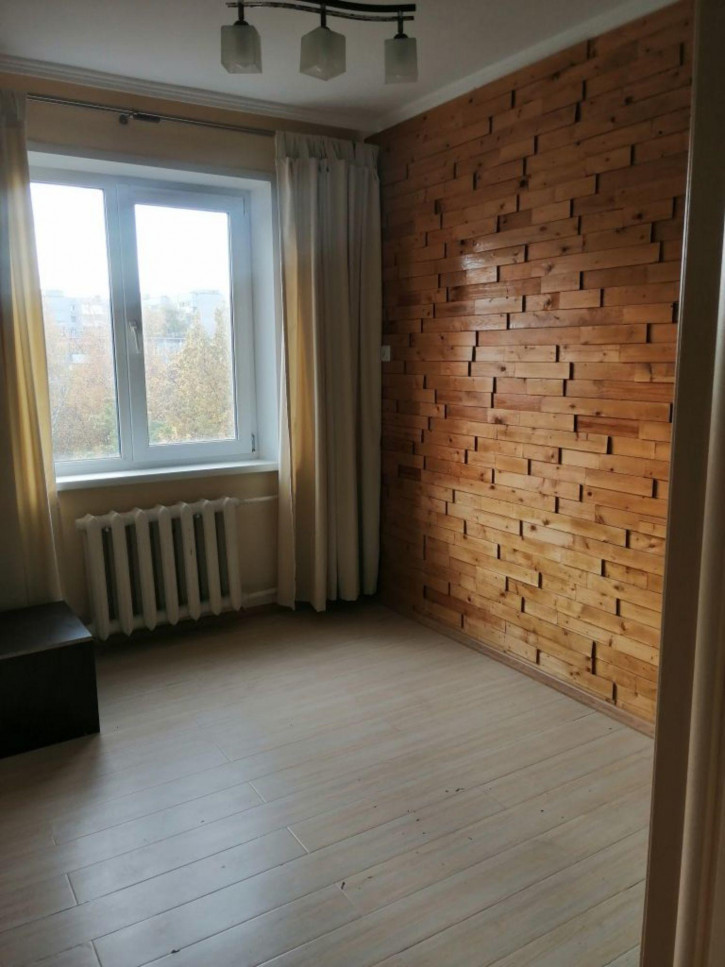 4-комн квартира Генерала Хлебникова ул, 42