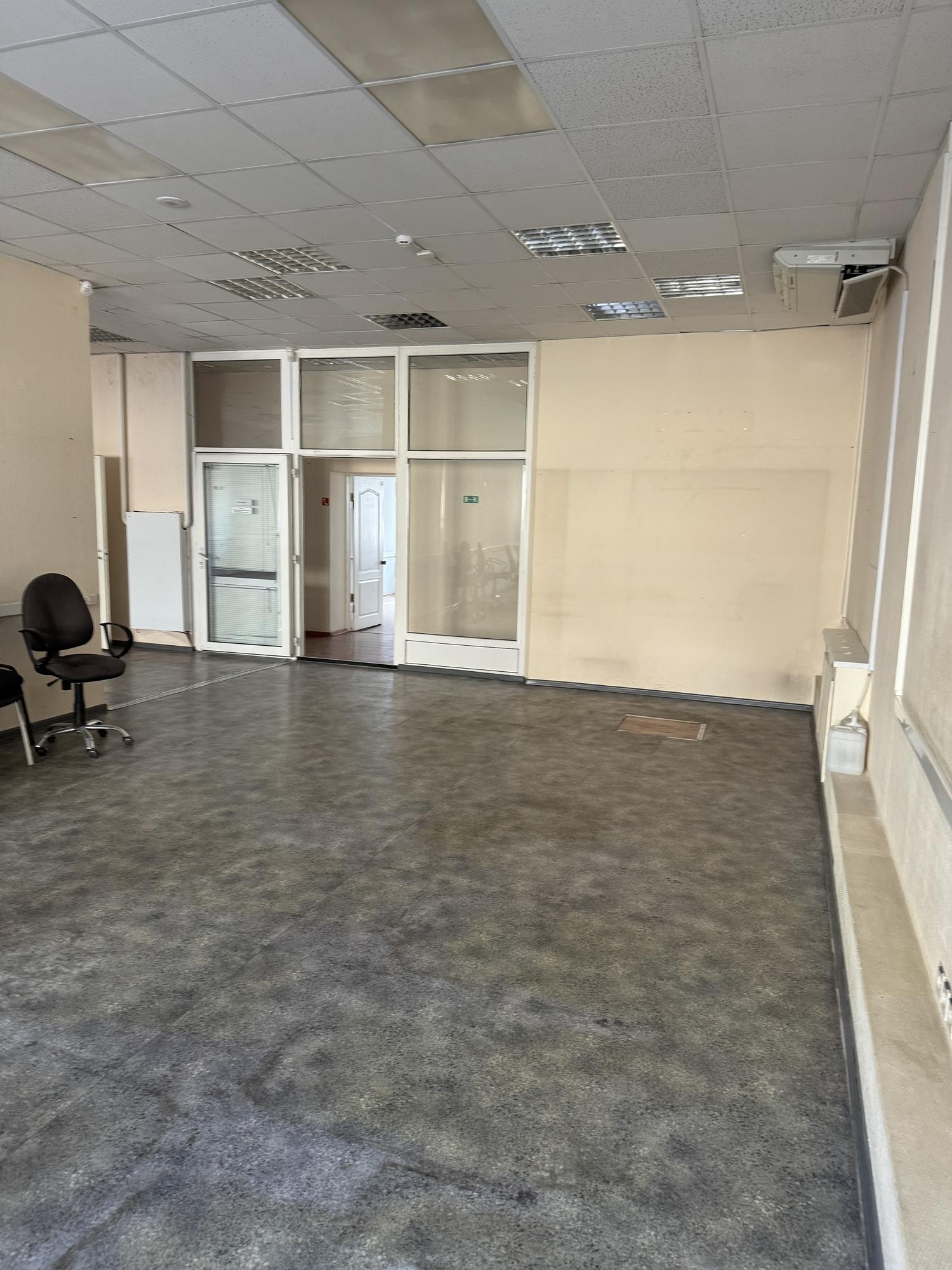 Сдать офис, помещение под офис за 530 875 рублей на Россия, Ленина ул, 64