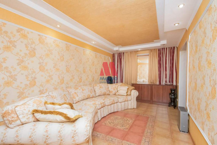3-комн квартира Моторостроителей улица, д.41