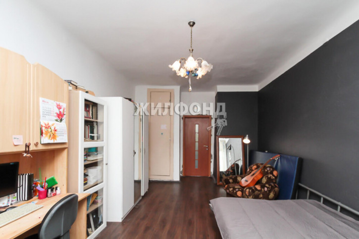 4-комн квартира Серебренниковская, 23