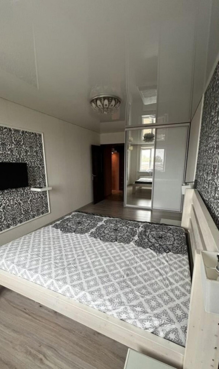 1-комн квартира Свободы улица, 92