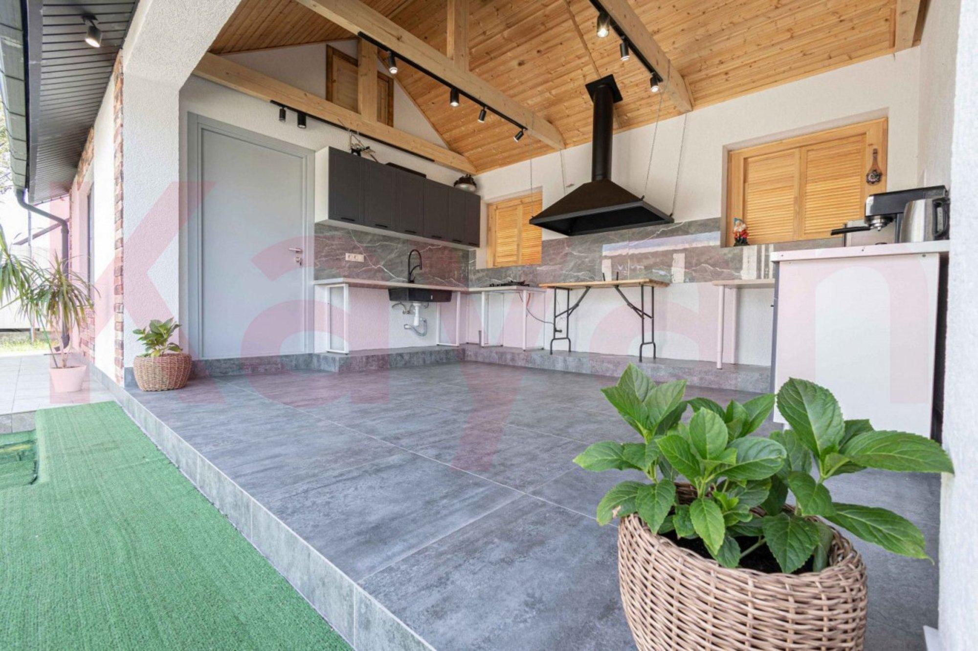 Купить дачу, дом, коттедж за 14 500 000 рублей на Яблоневая ул.