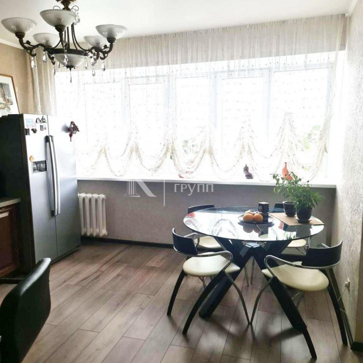 3-комн квартира ул Максима Горького, 90