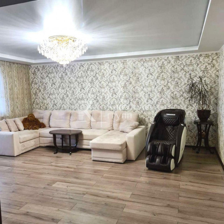 3-комн квартира ул Максима Горького, 90