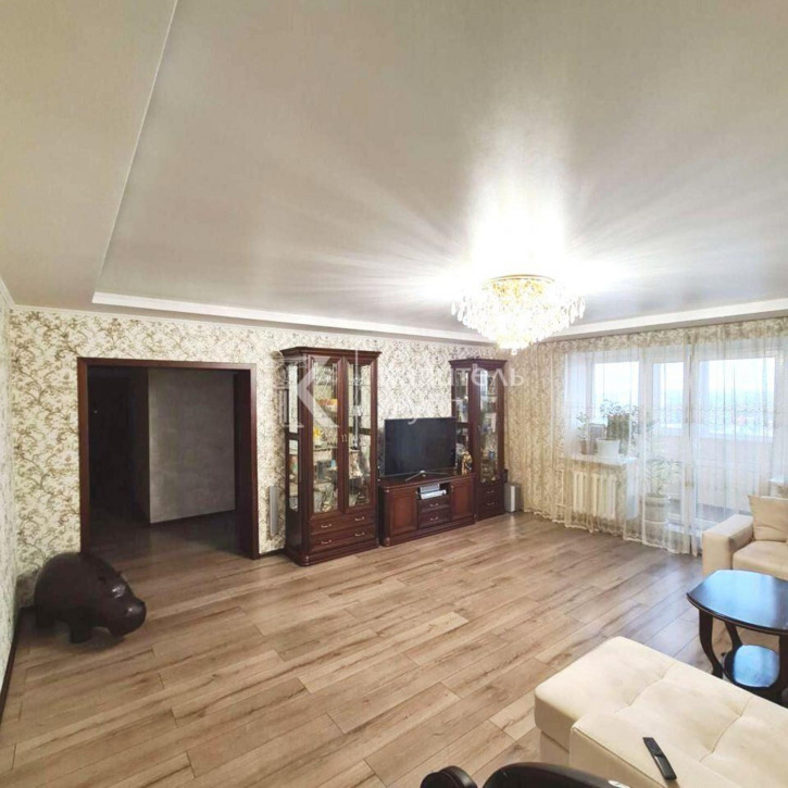 3-комн квартира ул Максима Горького, 90