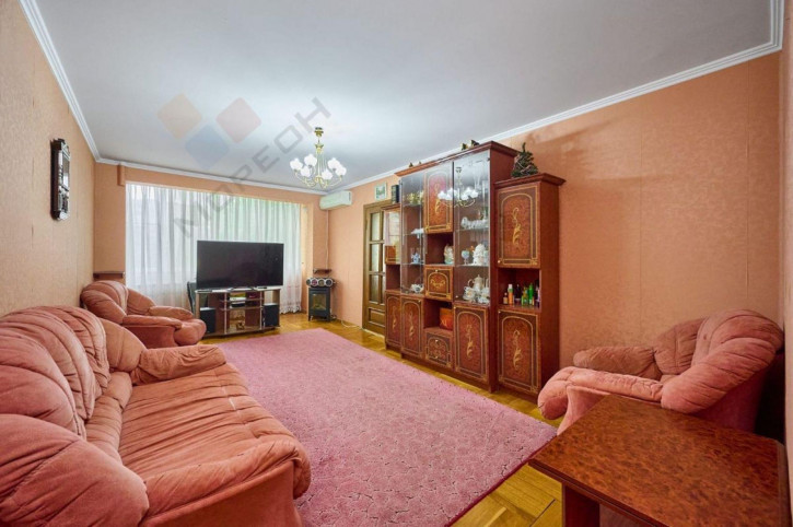 4-комн квартира Платановый б-р, 9