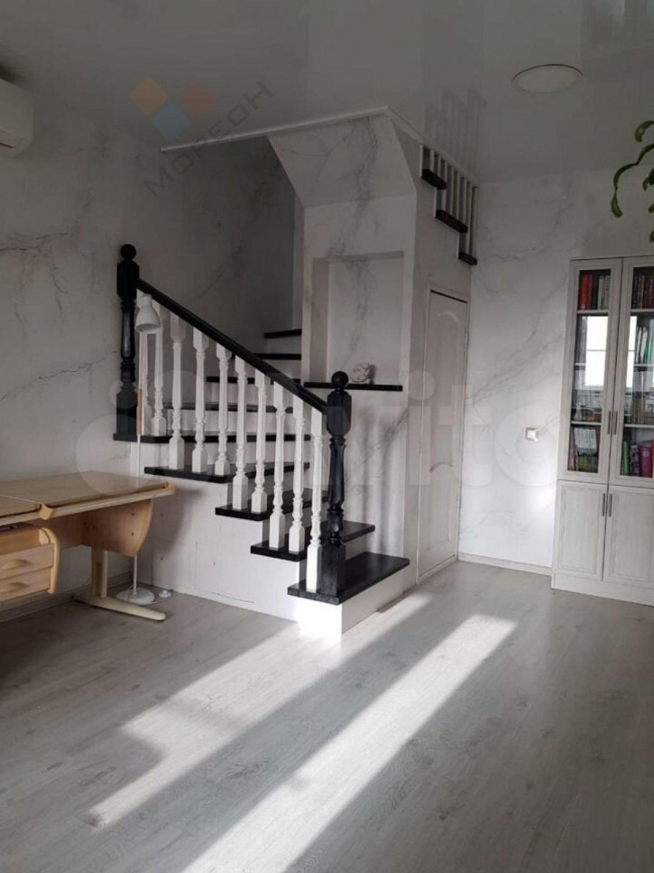 3-комн квартира Корпусная ул, 3