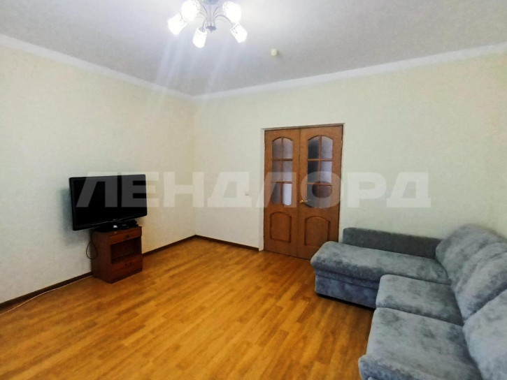 3-комн квартира проспект Королёва, 18Б