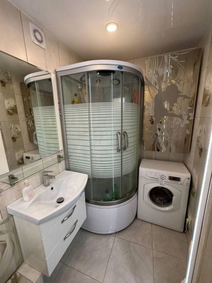 2-комн квартира Космонавтов наб, 1А 2-комн квартира Космонавтов наб, 1А