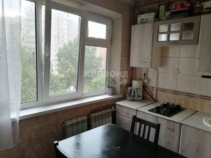 3-комн квартира Кропоткина, 98