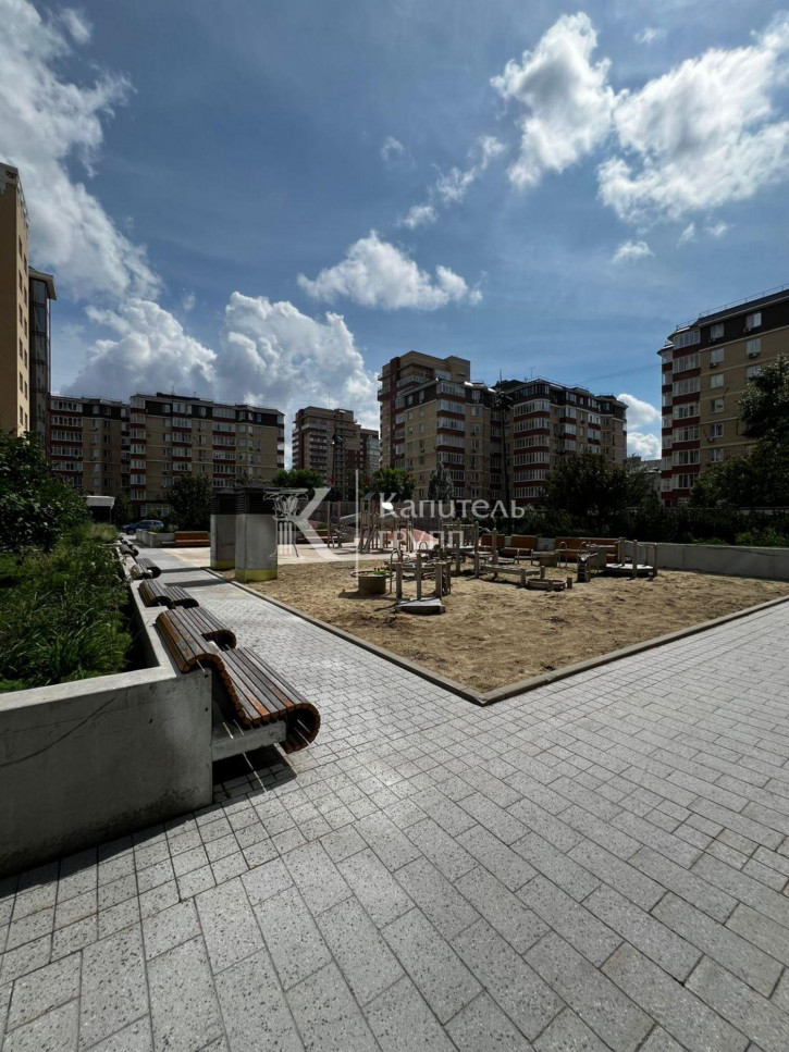 4-комн квартира улица Максима Горького, 53