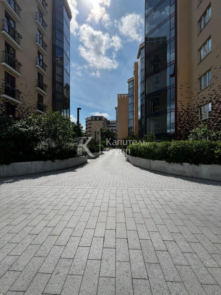 4-комн квартира улица Максима Горького, 53