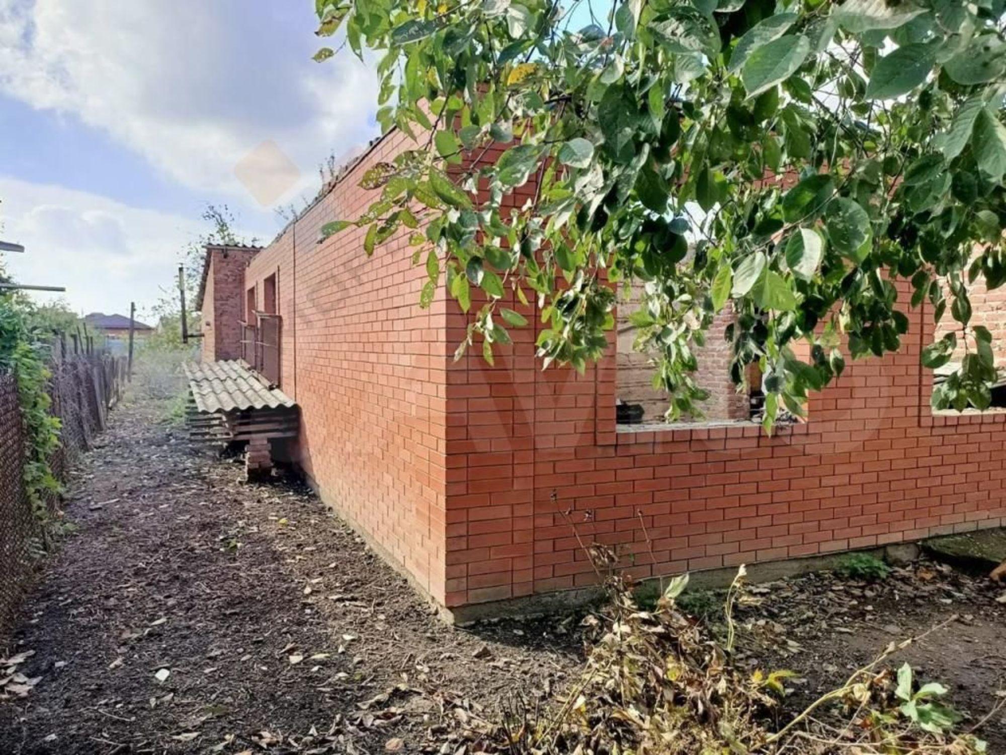 Купить дачу, дом, коттедж за 5 000 000 рублей на Восточная ул