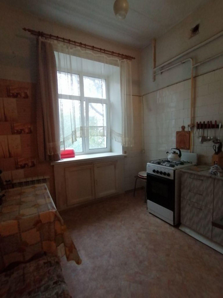 2-комн квартира Славы ул, 7