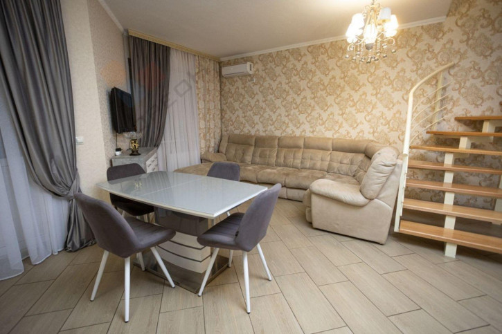 3-комн квартира им. Ивана Рослого ул, 18к3
