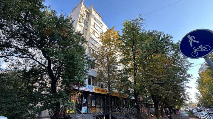 4-комн квартира им. Игнатова ул, 43