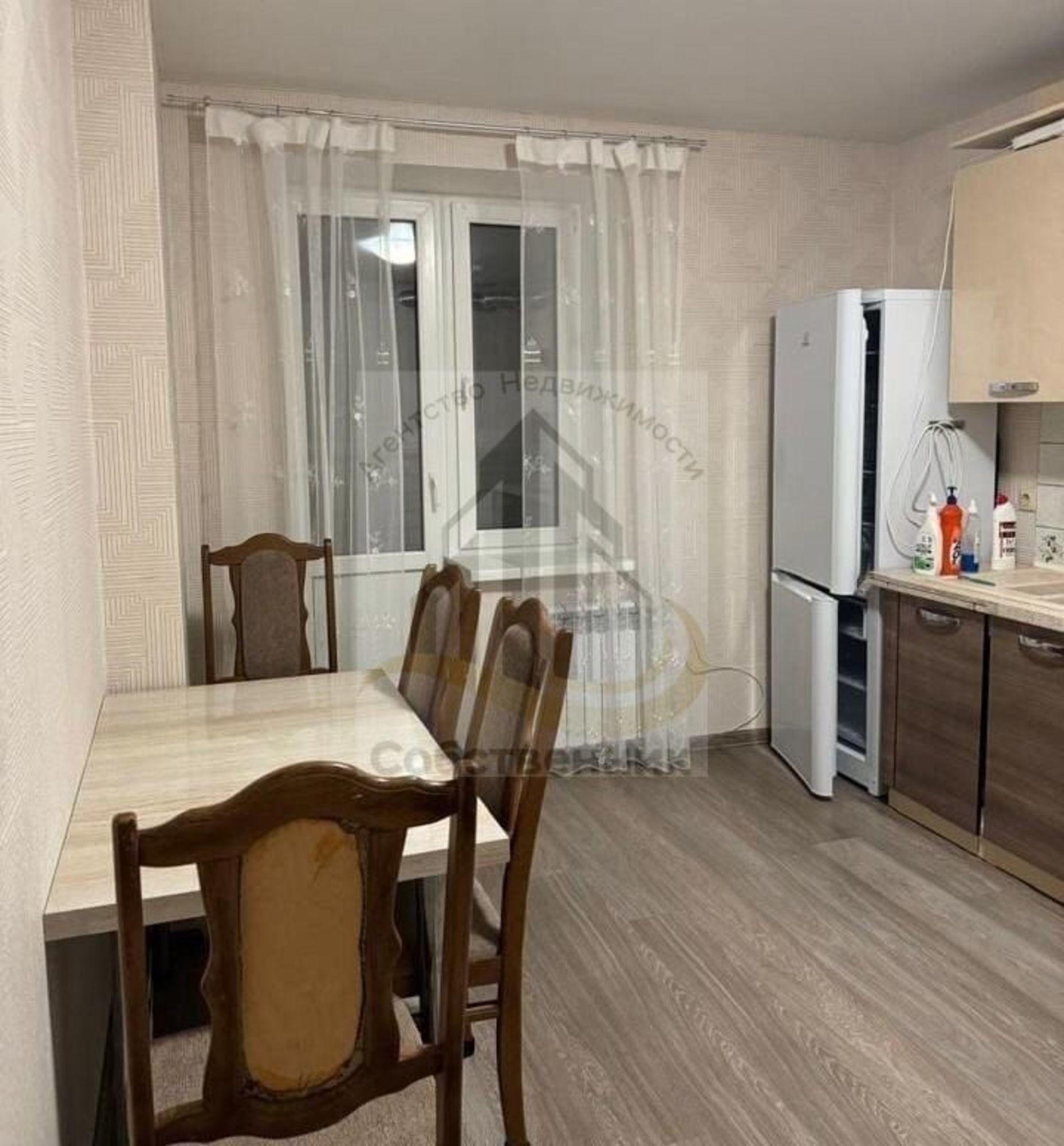 Сдать квартиру за 40 000 рублей на Переверткина ул, 1/6