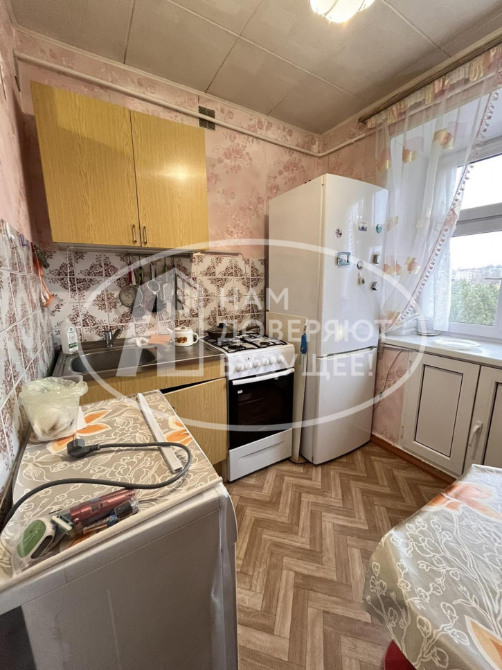 2-комн квартира улица Коммунаров, 63