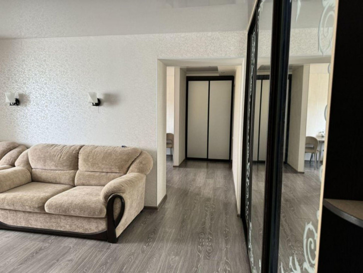 3-комн квартира Шелковичная ул, 149