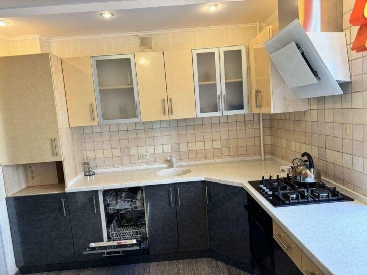 3-комн квартира Шелковичная ул, 149