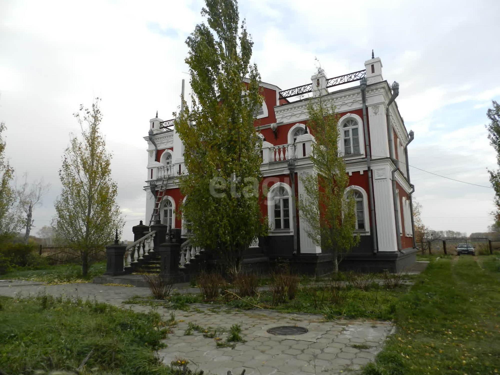 Купить дачу, дом, коттедж за 15 000 000 рублей на Лесной пер., 2