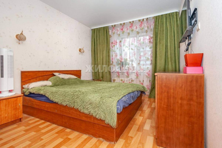 3-комн квартира Павлова улица, д.8